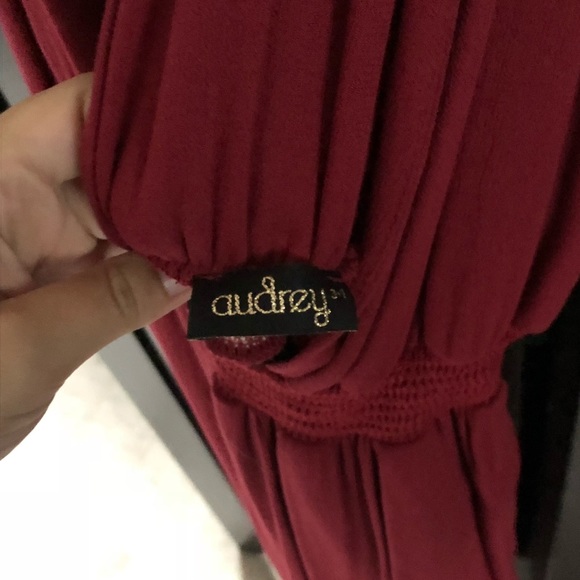 Grecian-style red maxi dress with deep plunge - Picture 5 of 6